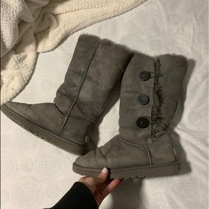 Grey Triple Bailey Button uggs